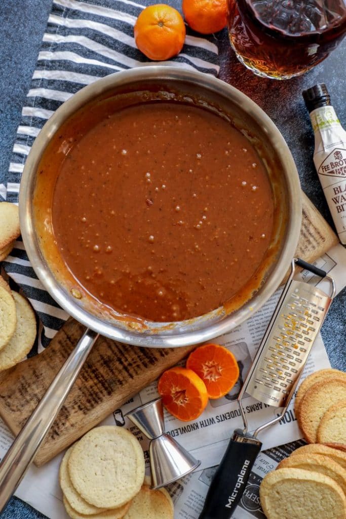 Keto caramel in a pot