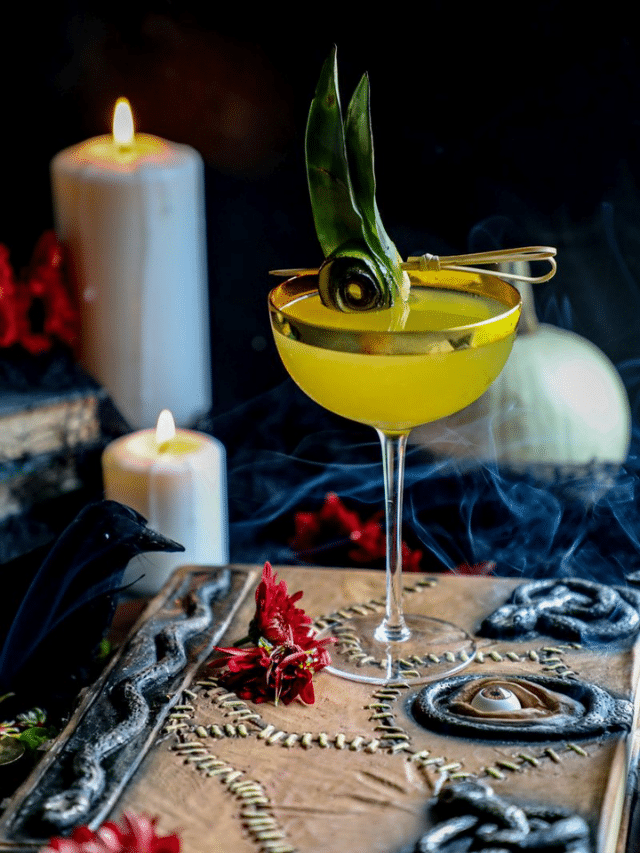 Hocus Pocus Halloween Cocktail