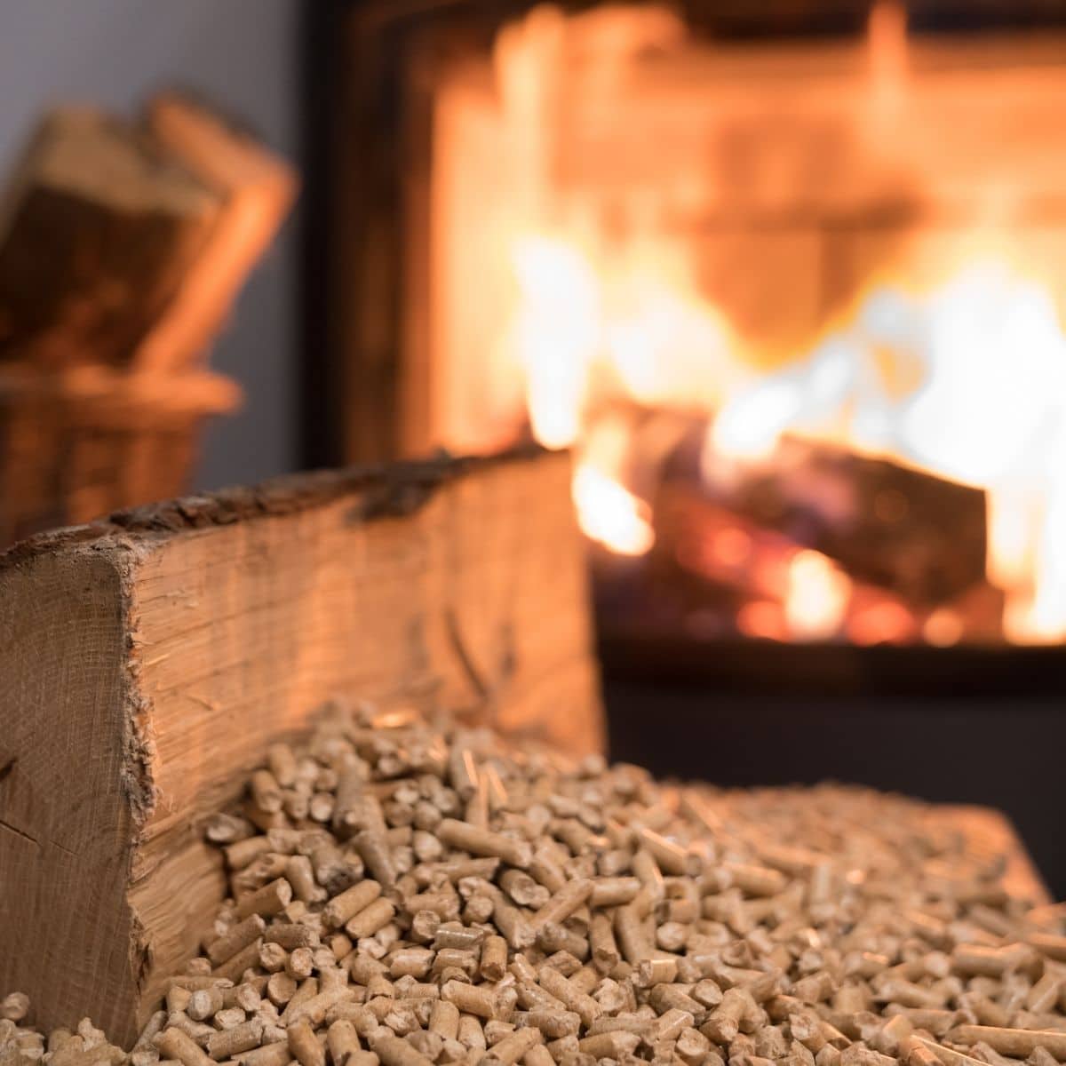 Wood chunks and wood pellets for smoking ribs