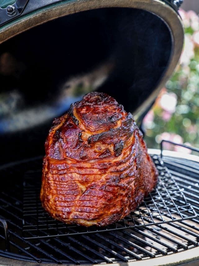 Double smoked ham on the big green egg