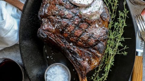 https://www.bonappeteach.com/wp-content/uploads/2022/08/How-To-Smoke-A-Tomahawk-Steak-8-480x270.jpg