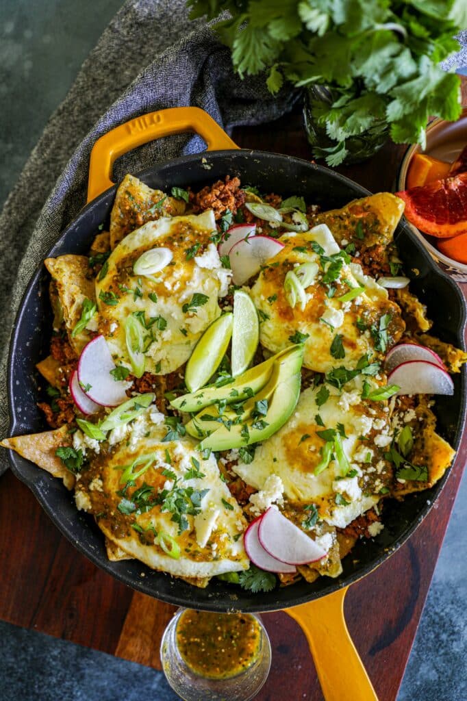 Chilaquiles verdes con huevos