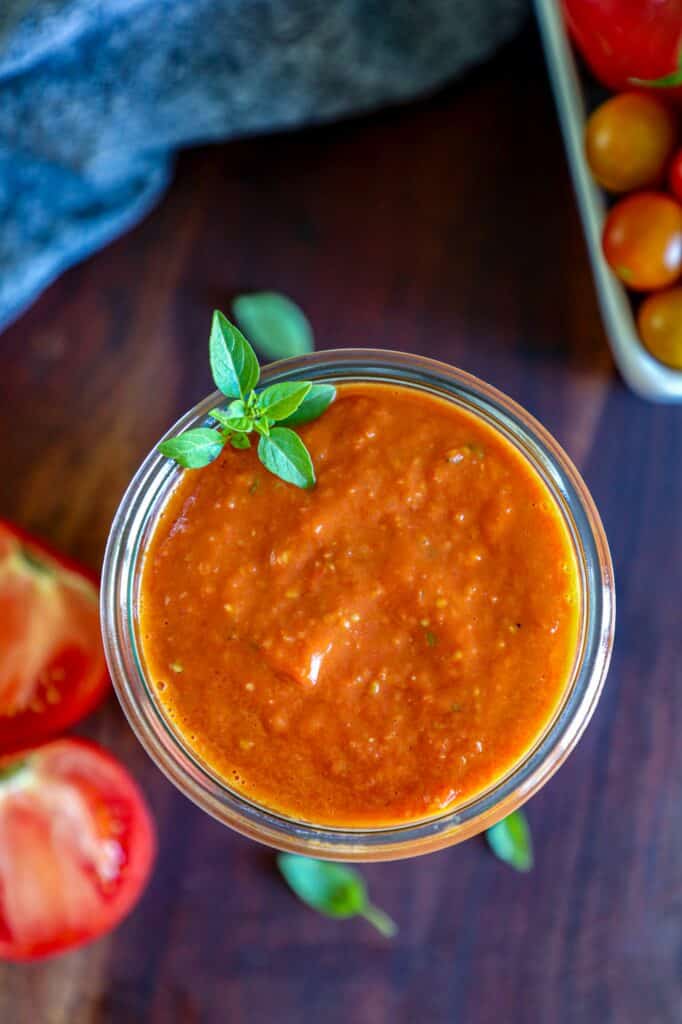 This smoked tomato sauce brings a deep, rich flavor to any dish by slowly smoking fresh tomatoes before blending them with garlic, onions, and herbs. The result is a smoky, savory sauce perfect for pasta, pizza, or as a base for soups and stews.